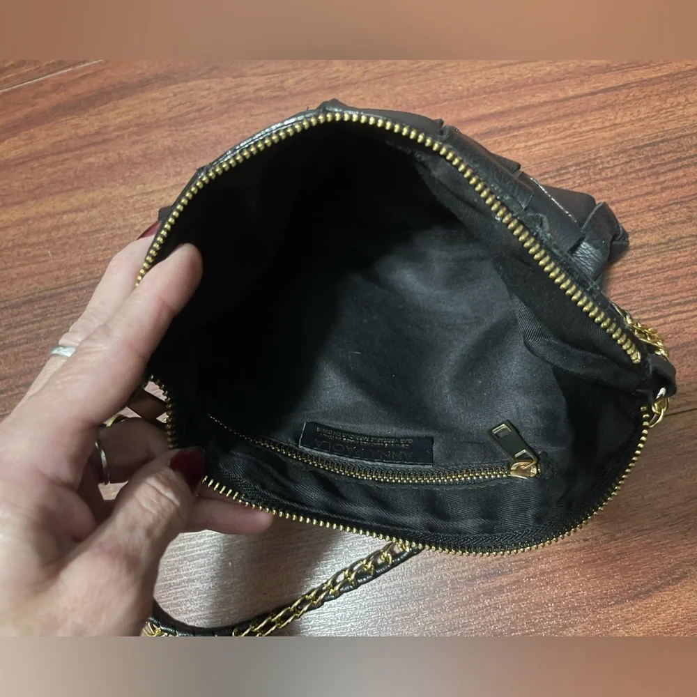 Vintage Anna Paola black leather purse bag Gold chain woven black leather soft
